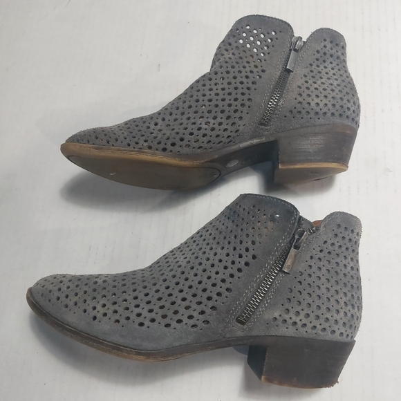 Lucky Brand Women's Gray Suede Side Zipper Ankle Boots Size 8M - Picture 5 of 14